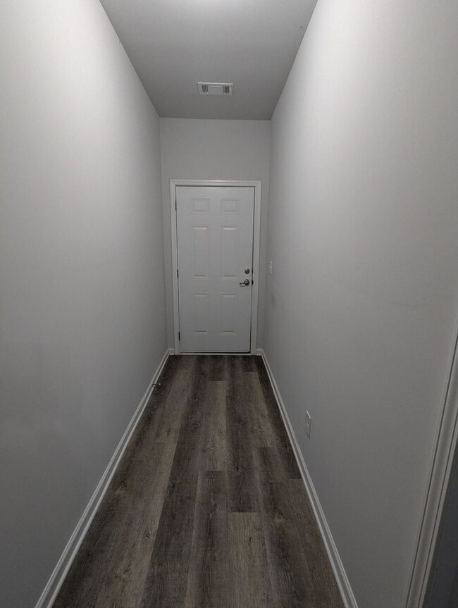 Building Photo - Beautiful 2 Bedroom 2 Bath off of Meriweather Road