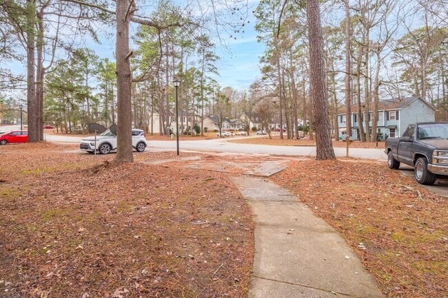 Building Photo - 313 Friarsgate Blvd