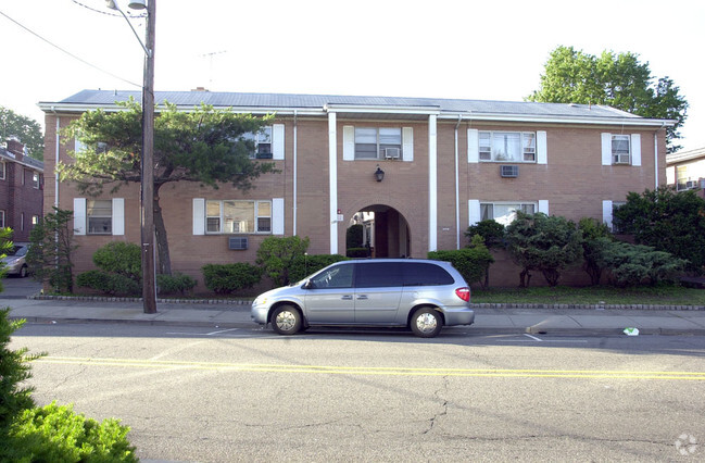 Primary Photo - 130 - 134 Stuyvesant Avenue