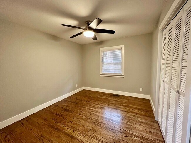 Building Photo - 125 Celeste Cir
