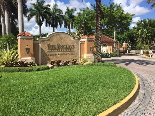 Entrada - 2051 Renaissance Blvd