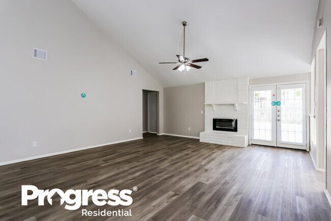 Building Photo - 16030 Barbarossa Dr