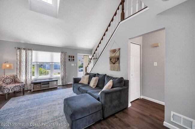 Building Photo - 216 Coldspring Ct