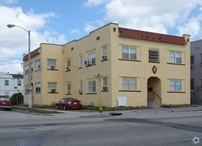 Building Photo - 504 NW 12th Ave