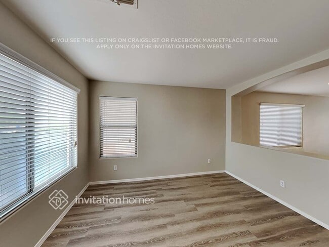 Foto del edificio - 10780 W Roanoke Ave