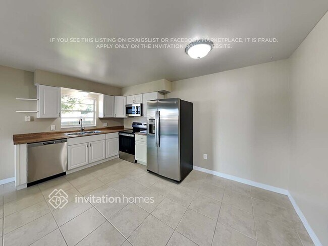Foto del edificio - 348 48th St W