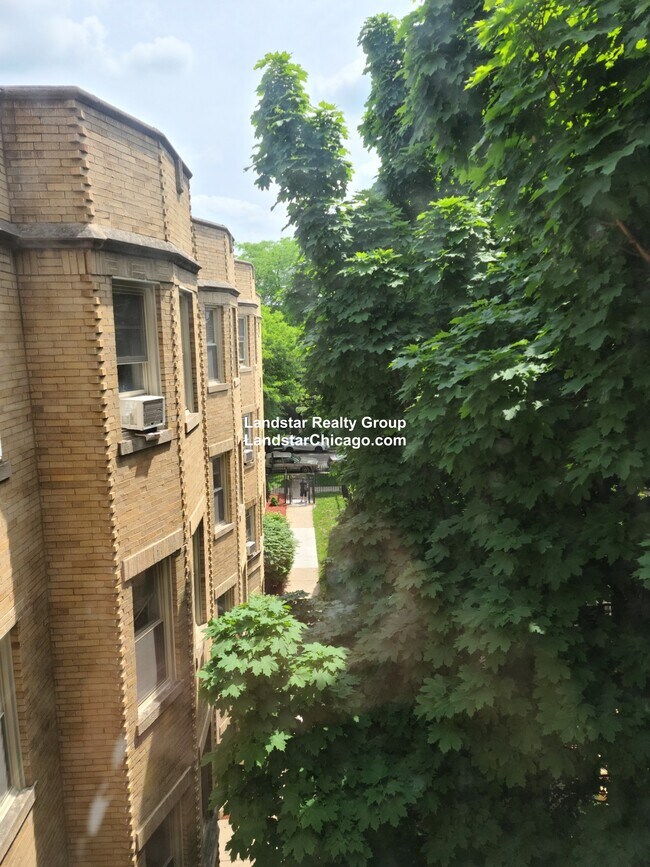 Foto del edificio - 4514 N Wolcott Ave