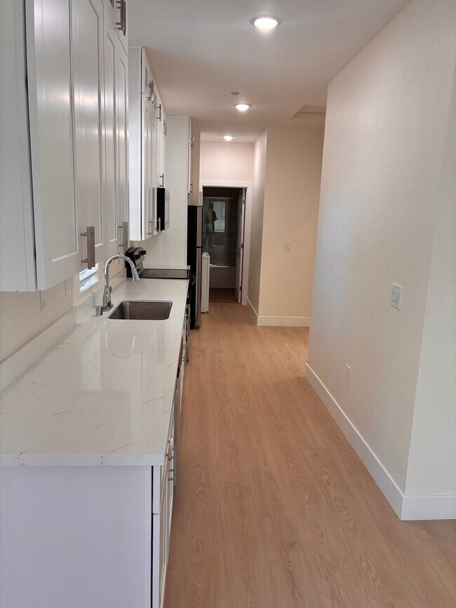 Foto del edificio - BRAND NEW 2 BEDROOM 2BATH