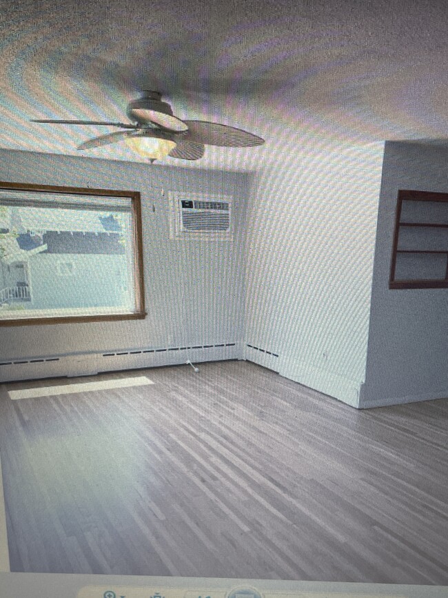 Foto del edificio - 503 3rd Ave NW
