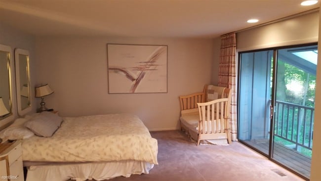 Building Photo - 5 br, 3.5 bath House - 2150 W 32nd St Sant...