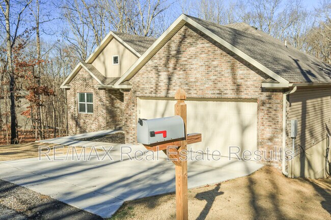 Foto del edificio - 12 Celtic Dr