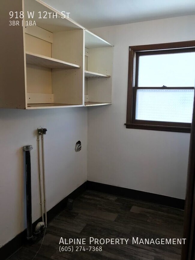 Foto del edificio - 3 Bed/1 Bath Home For Rent with Large Fenc...