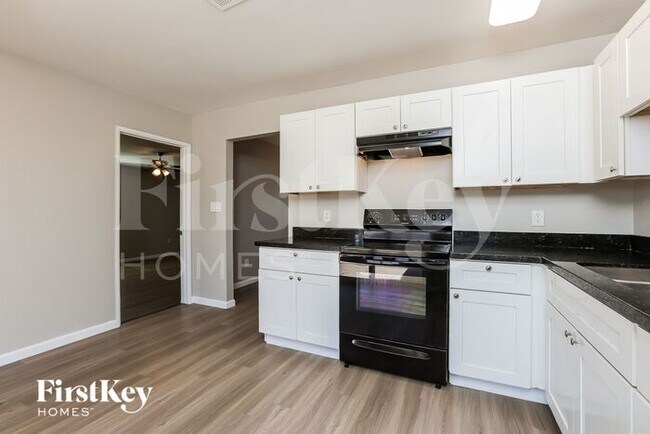 Building Photo - 4514 E Alta Vista Rd