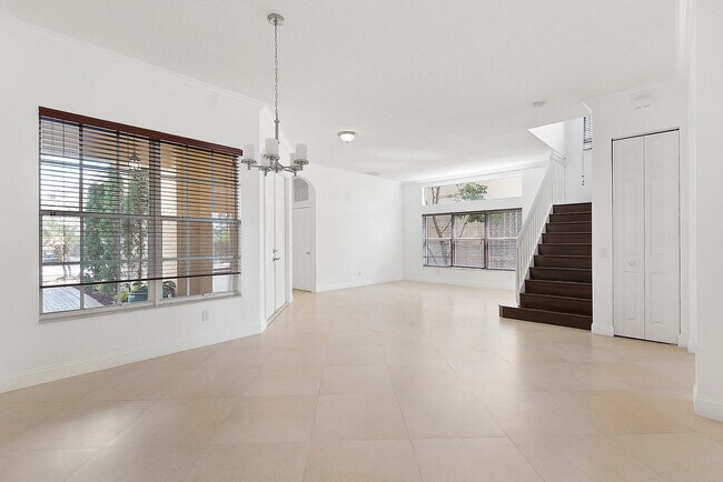 Building Photo - 11195 Millpond Greens Dr