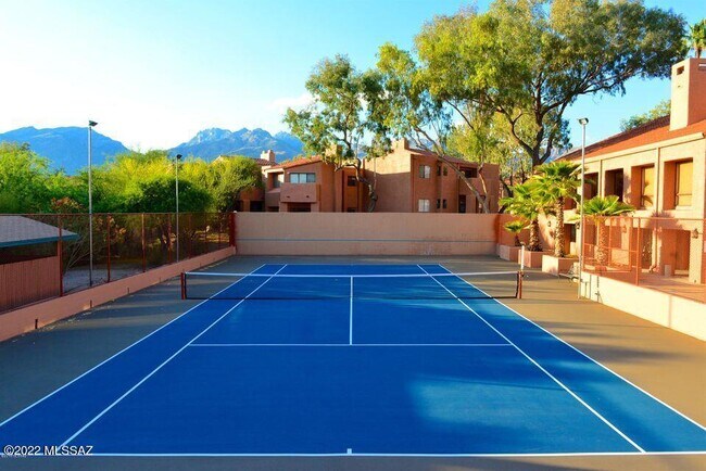 Building Photo - 5051 N Sabino Canyon Rd