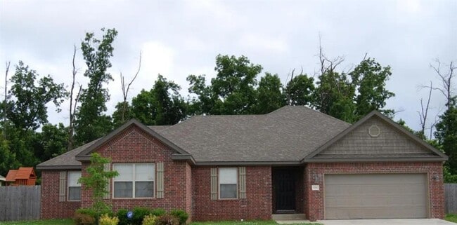 Building Photo - 2901 SW Tanglewood Ave