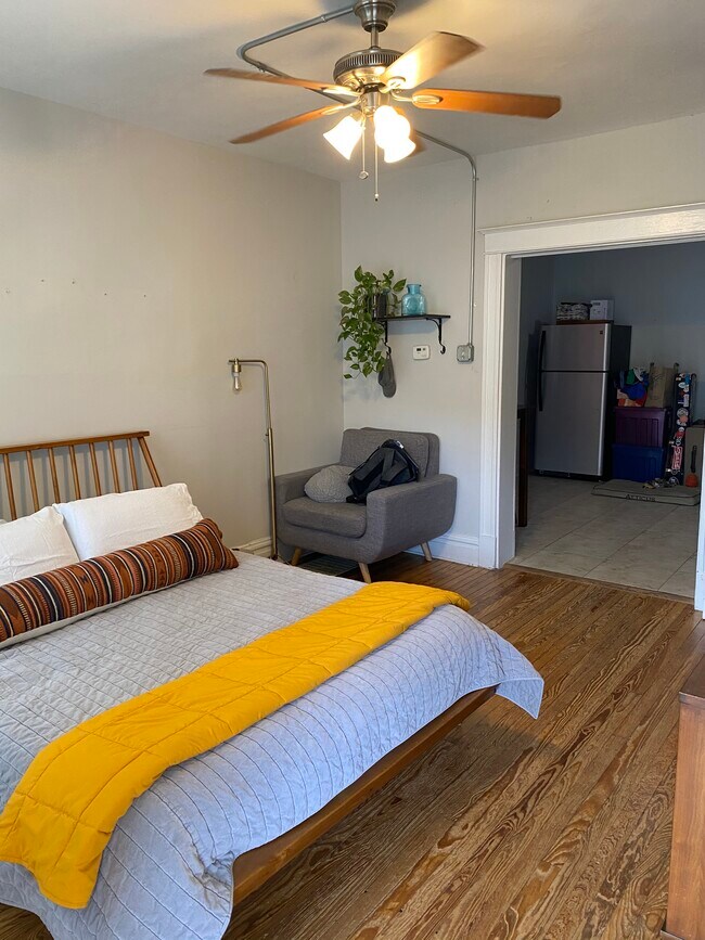 Bedroom - 3121 Lackland Ave