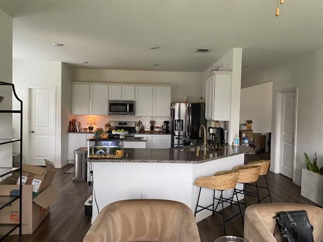 Foto del edificio - 5908 Pensby Dr
