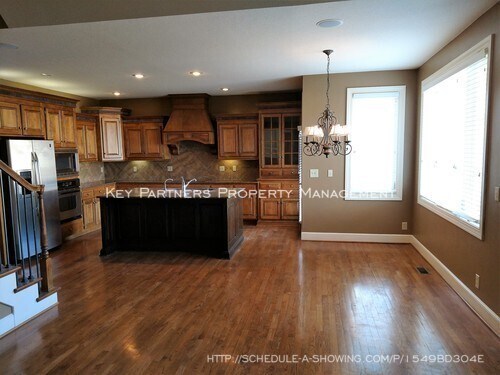 Building Photo - 13208 Canterbury St- Blue Valley! New Inte...