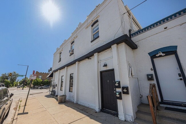 Building Photo - 4 W Arkansas Ave