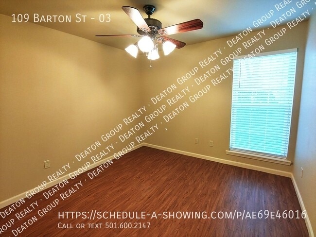Building Photo - 109 Barton St