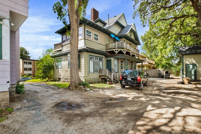 Foto del edificio - 2213 Aldrich Avenue South