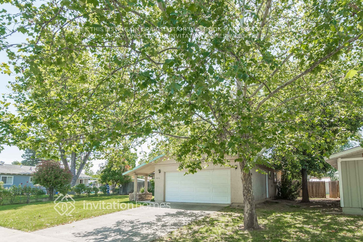 Building Photo - 10208 La Presa Way