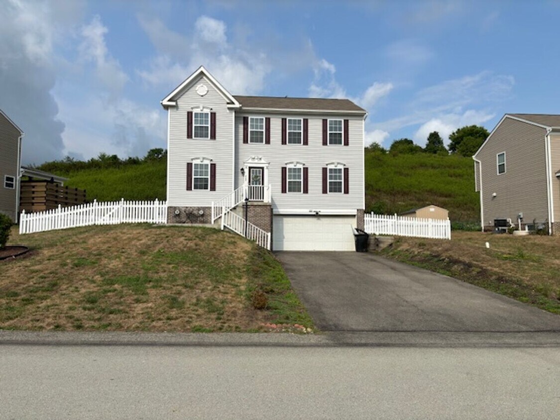 Primary Photo - Beautiful Home for Rent