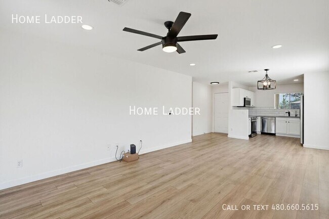 Building Photo - 16030 W Woodlands Ave