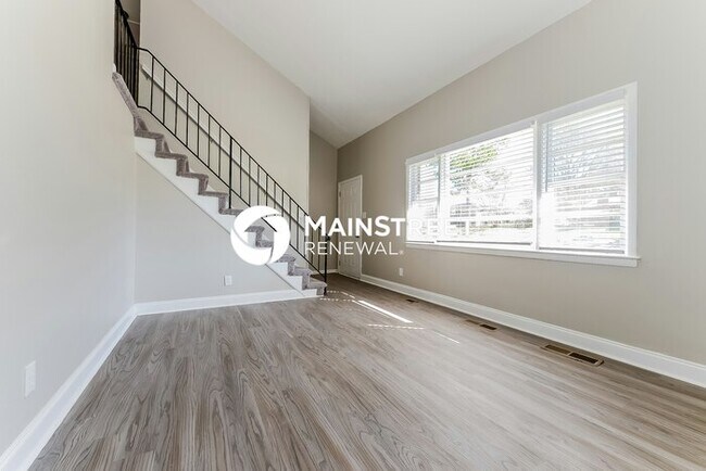 Building Photo - 3 Bedroom Pet-Friendly Home in Jonesboro, GA with Main Street Renewal