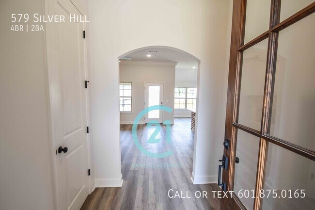Building Photo - 579 Silver Hill