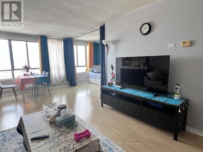 Photo du bâtiment - 570 Proudfoot Ln