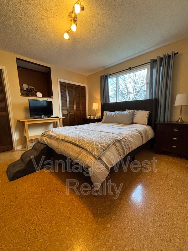 Building Photo - 315 Hardie Rd