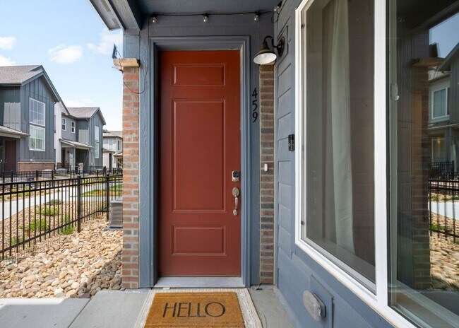 Building Photo - Modern 3BD, 2.5BA Castle Pines Townhome wi...