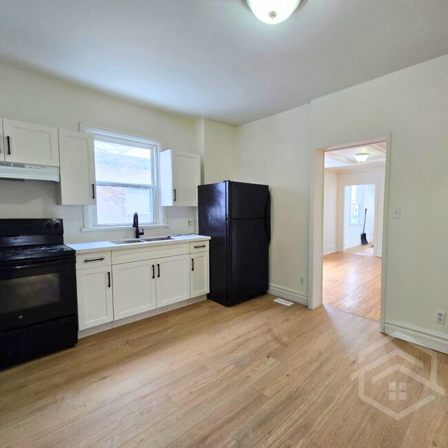 Photo du bâtiment - 2-Bedroom Main Floor Unit in London!!