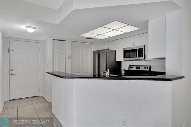 Foto del edificio - 9088 W Atlantic Blvd