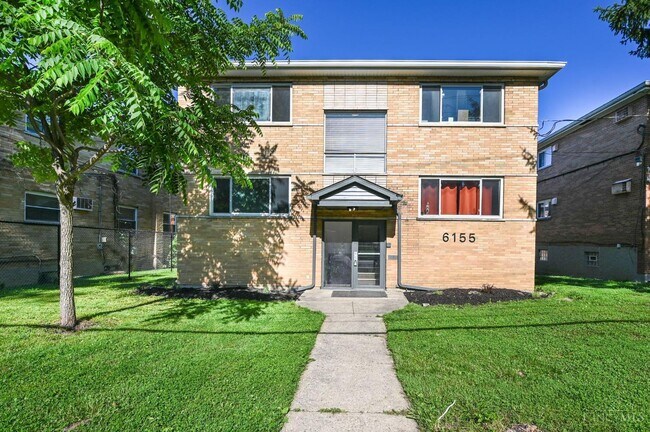 Foto del edificio - 6155 Ridge Ave