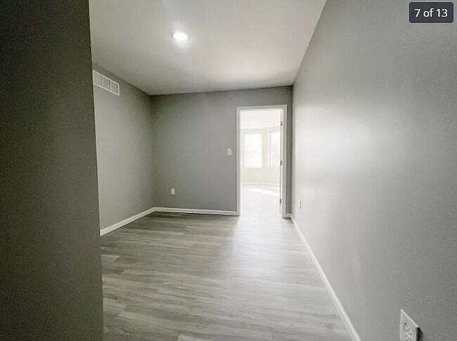 Building Photo - 2827 Hilldale Ave