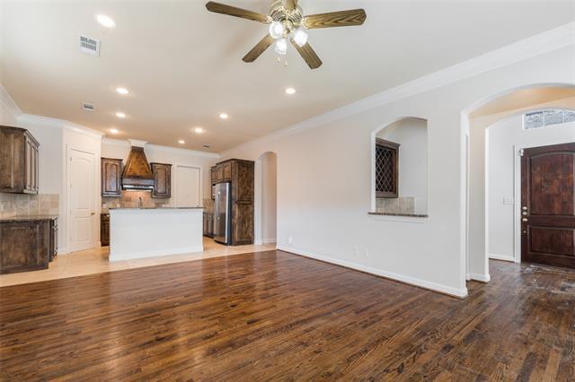 Building Photo - 5456 Longview St