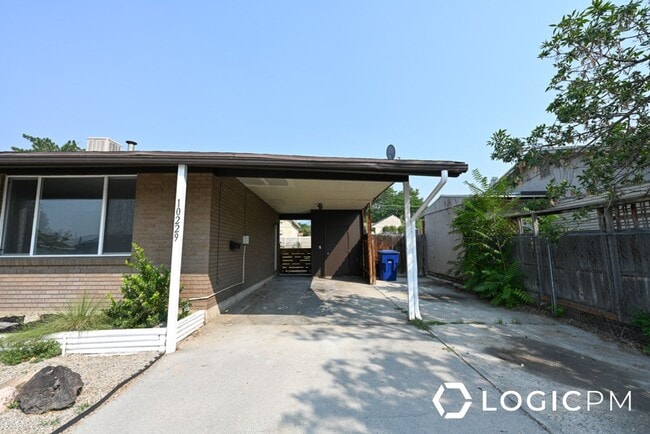 Building Photo - Beautiful Home in Prime Location!