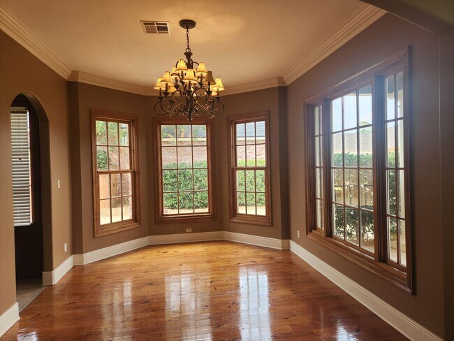 Foto del edificio - Beautiful 4 Bedroom Home with 3 Baths | 2,692 Sq Ft | $3,300/mo
