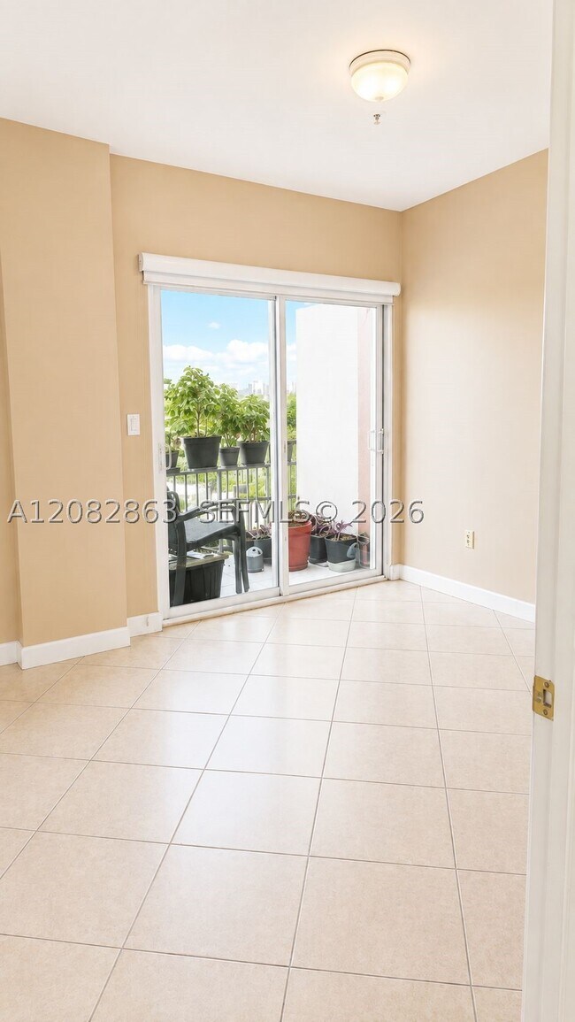 Foto del edificio - 2280 SW 32nd Ave