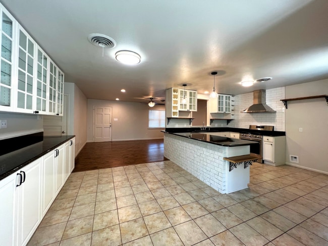 Building Photo - 617 Dunaway Ln