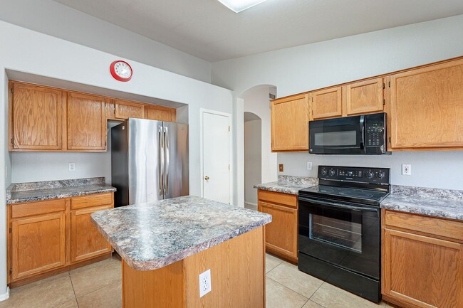 Foto del edificio - Three bedrooms with Garage in Chandler!  G...