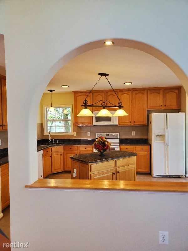 Building Photo - 5 br, 3.5 bath House - 9255 Glen Meadow Ln