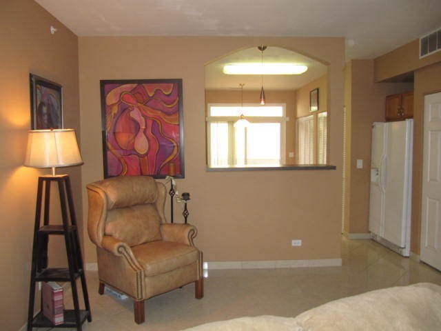 Building Photo - 151 N Waters Edge Dr