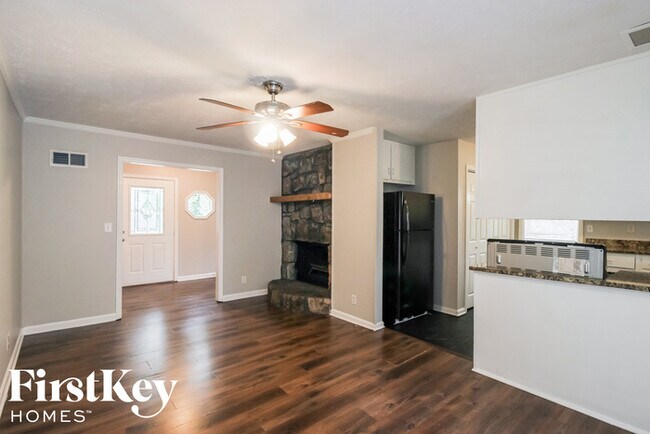Building Photo - 4647 Randalwood Dr