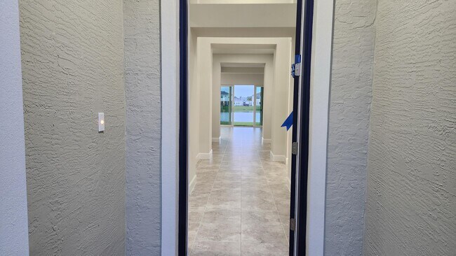 Building Photo - 14970 RedCove Pl