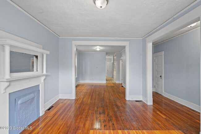 Building Photo - 238 Sheridan Ave