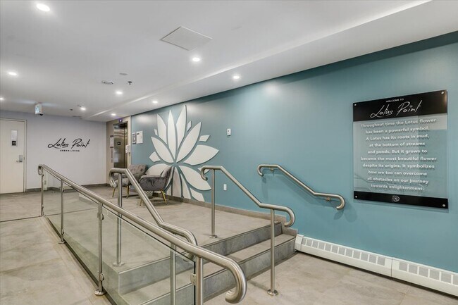 Photo du bâtiment - Lotus Point Dartmouth Apartments